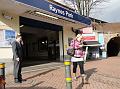 2010-0219-1230_Raynes_Park_Station_5C